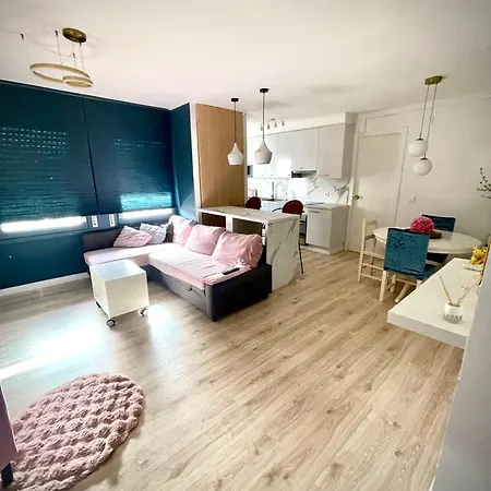 Apartamento ático Surrealista Figueras